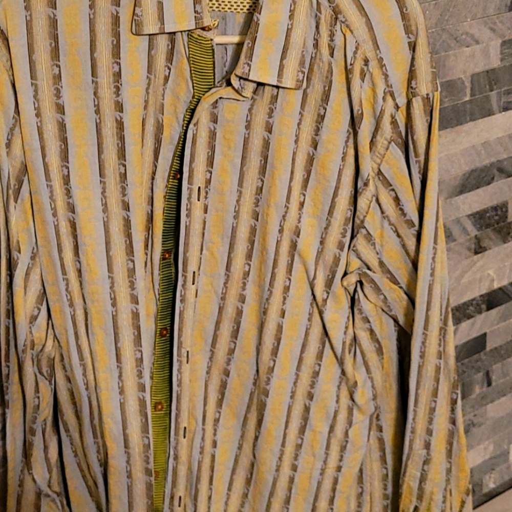 Men's shirt